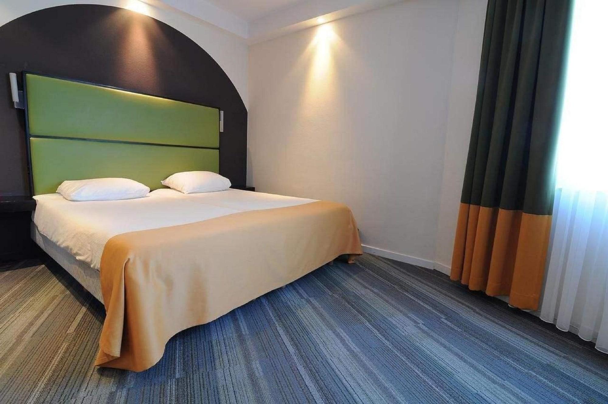 Hotel Arlon Oda fotoğraf